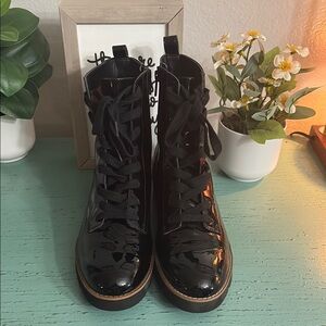 Vionic Black Patent Lace Up Boots SZ 8 Wos box 136